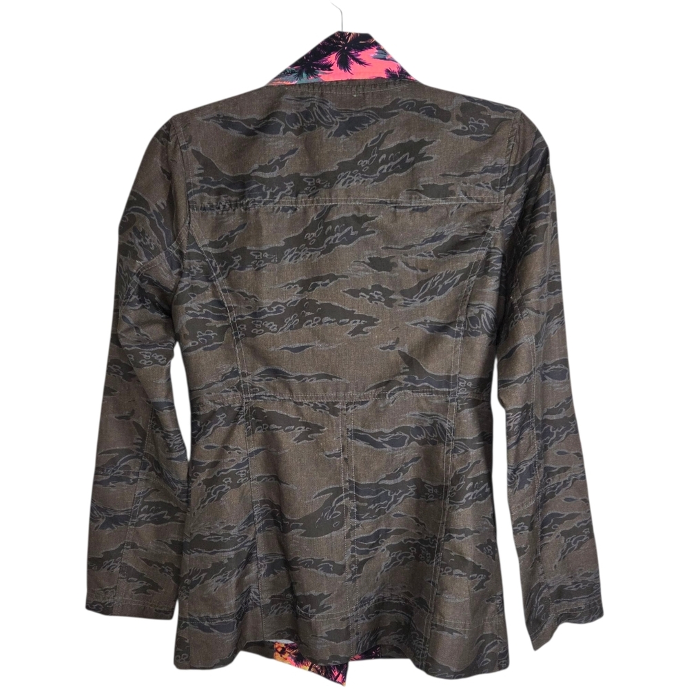 Hurley Camo Lightweight Utility Jacket With Colorful Tropical Trim Size Small - Picture 3 of 16